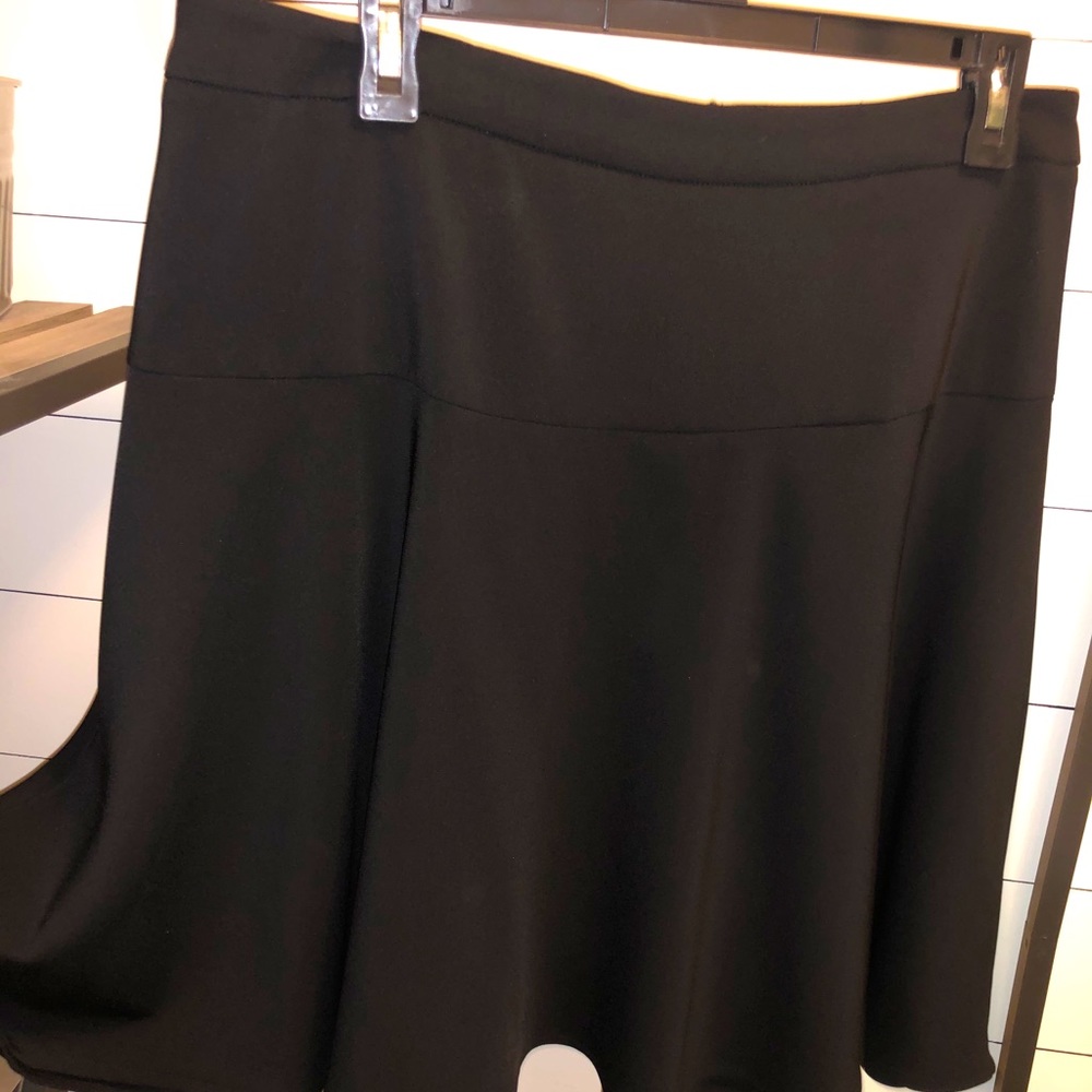 Roz & Ali black skirt